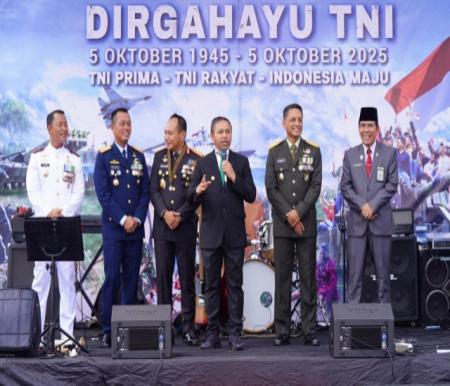 8 dekade mengabdi untuk negeri, Gubri Wahid apresiasi jiwa korsa TNI (foto/yuni)